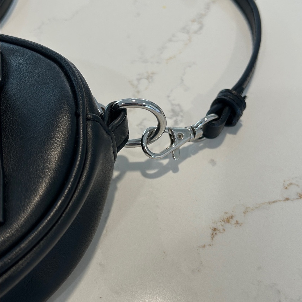 Sam Edelman Black Faux Leather Small Zip Crossbody Belt Bag Logo - Picture 3 of 6